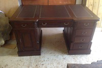 Pedestal writing desk Victorian style
