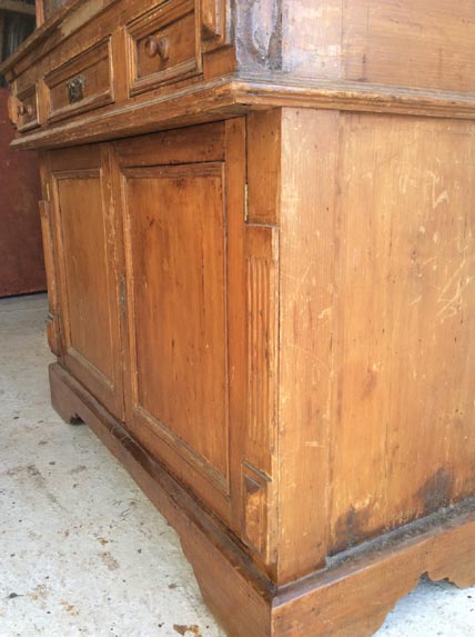 Antique Spanish cupboard3